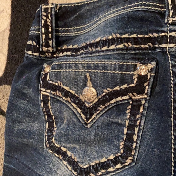 Miss Me signature stretch shorts - Picture 6 of 9